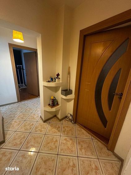 Apartament cu 3 camere decomandat în Rahova
