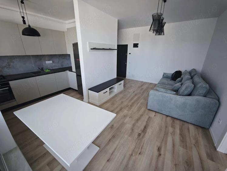 Apartament cu 2 camere decomandat în Florești