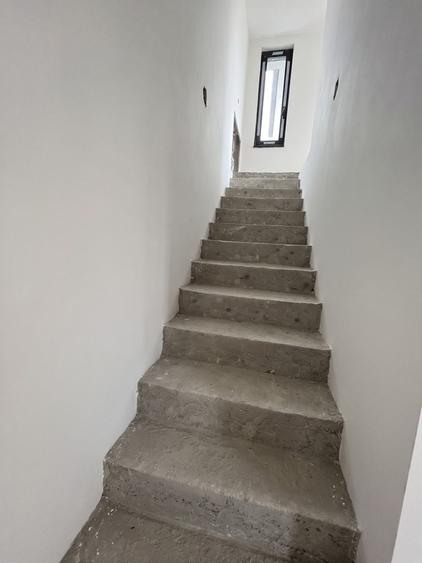 Duplex cu 4 camere cu Canalizare în Moșnița Nouă