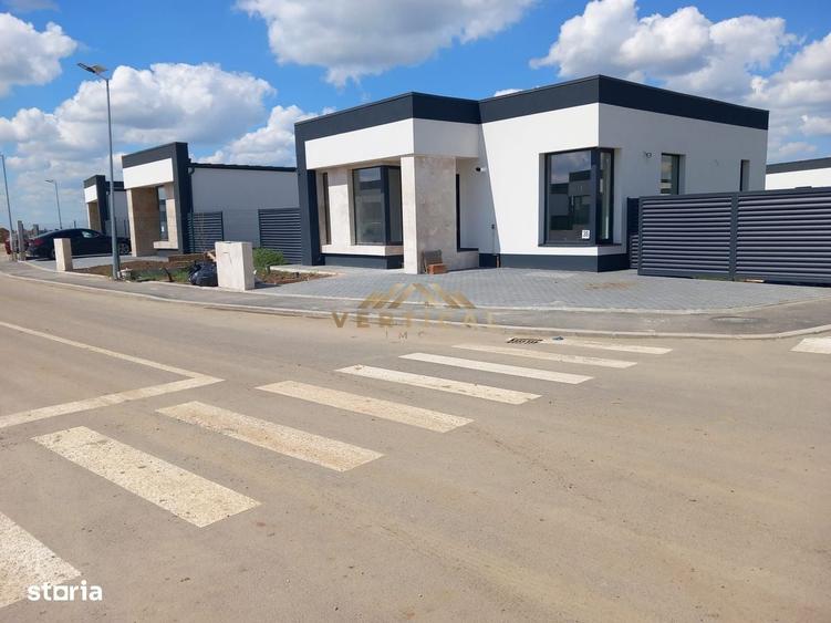 Casă cu 4 camere cu Teren 455 Mp în Vidra