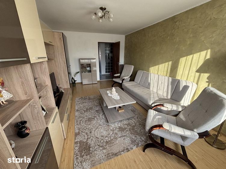 Apartament cu 3 camere decomandat în Tudor