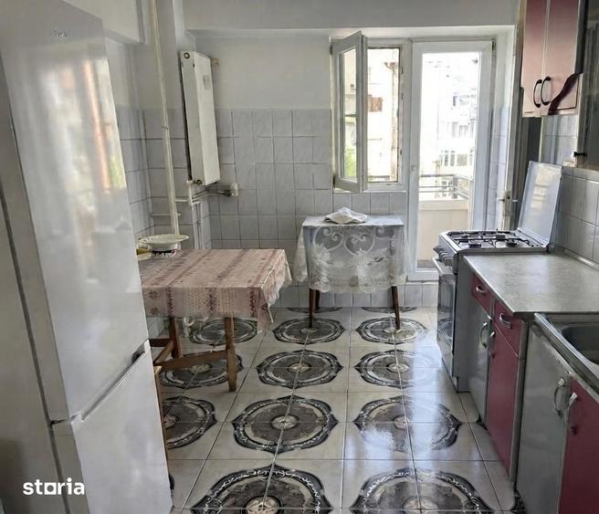 Apartament cu 3 camere în Vitan