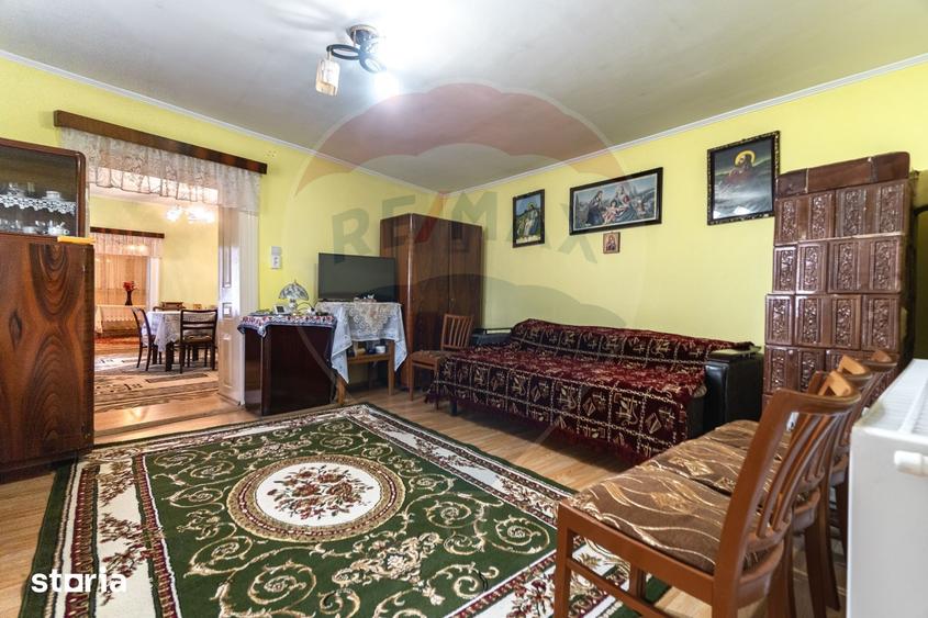 Casă cu 4 camere cu Teren 1068 Mp în Părău