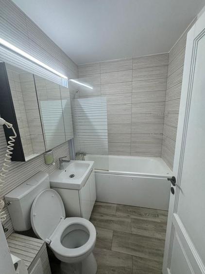 Apartament cu 3 camere decomandat în Tomis II