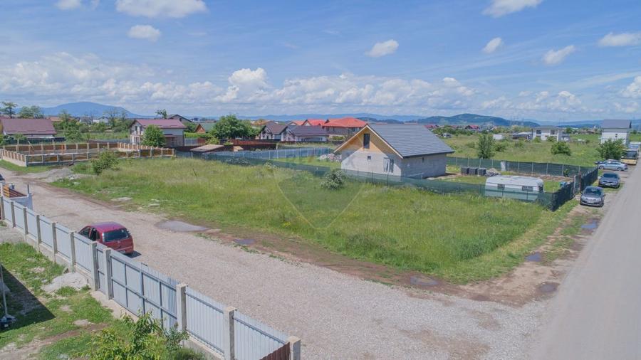 Teren Construcții intravilan de 683 mp, în Tărlungeni