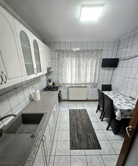 Apartament cu 2 camere decomandat, mobilat în Păcii