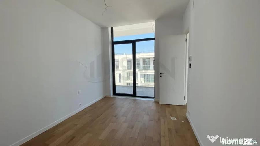 Apartament cu 4 camere semidecomandat în Cotroceni