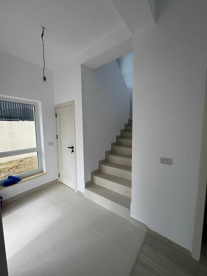 Casă cu 4 camere în Valea Lupului