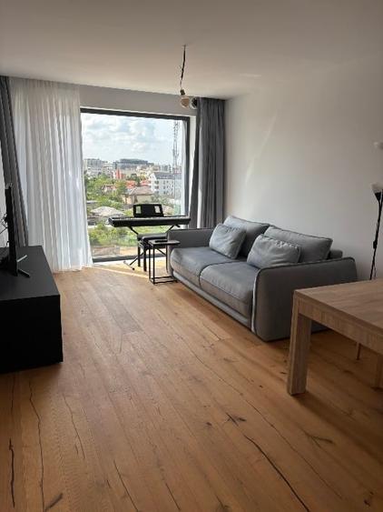 Apartament cu 3 camere semidecomandat, mobilat în Aviației