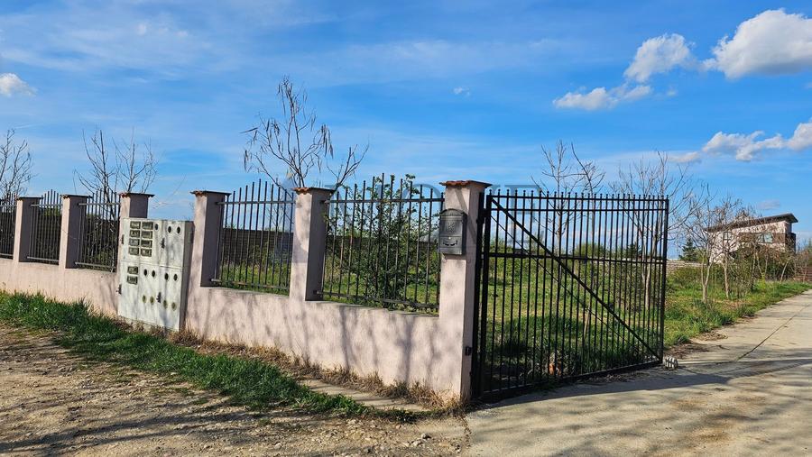 Teren Construcții intravilan de 347 mp, în Nord