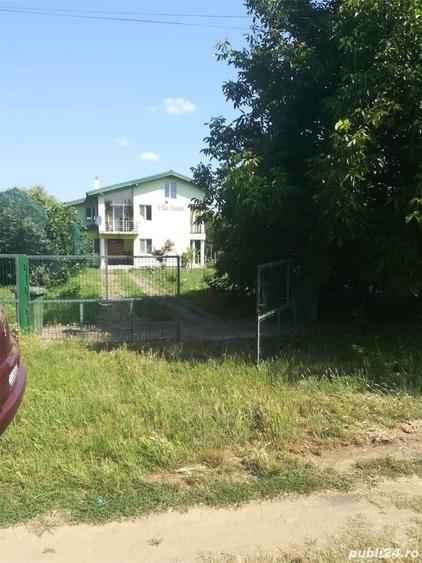 Casă cu 7 camere cu Teren 2061 Mp în Central