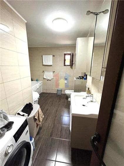 Casă individuală cu 5 camere cu Canalizare în Lacu Sărat