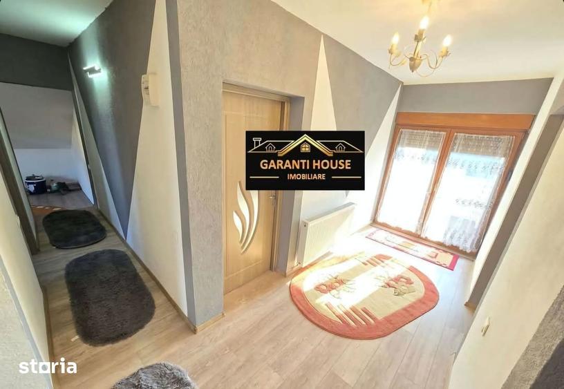 Casă cu 6 camere cu Teren 495 Mp în Recea