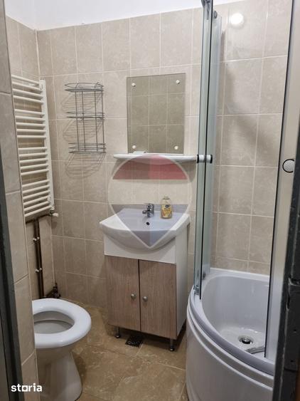 Apartament cu 2 camere semidecomandat în Centrul Istoric