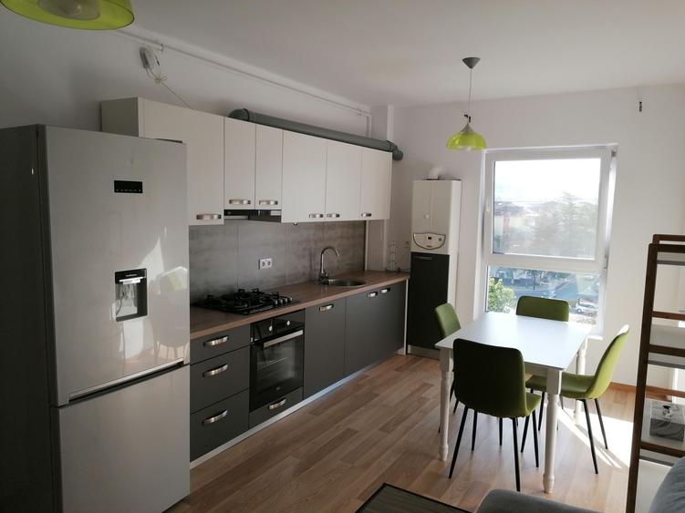 Apartament cu 3 camere decomandat în Ultracentral