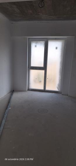 Apartament cu 3 camere decomandat în Metalurgiei