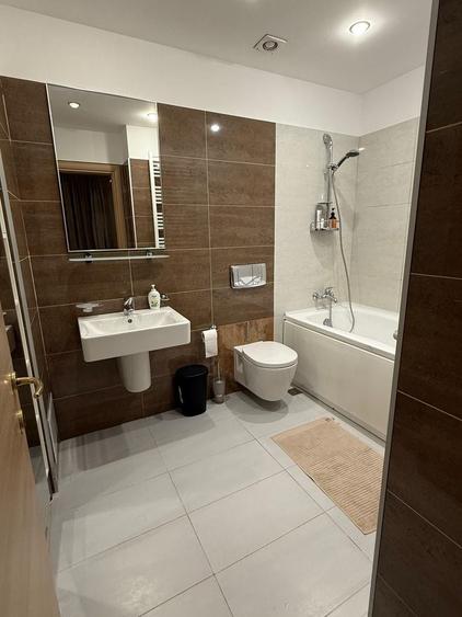 Apartament cu 2 camere semidecomandat, mobilat în Sisești