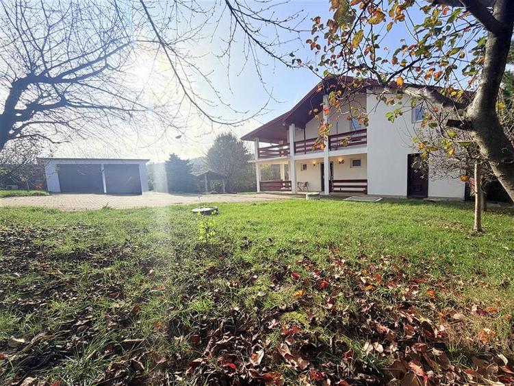 Casă individuală cu 4 camere cu Teren 1670 Mp în Bârnova