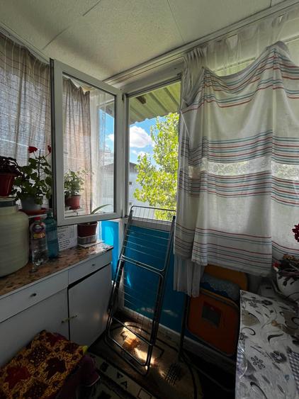 Apartament cu 3 camere semidecomandat în Dacia