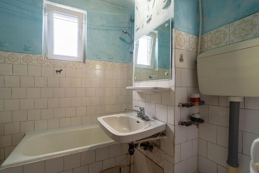 Apartament cu 4 camere decomandat, mobilat în Ultracentral