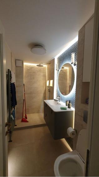 Apartament cu 3 camere decomandat în Exterior Vest