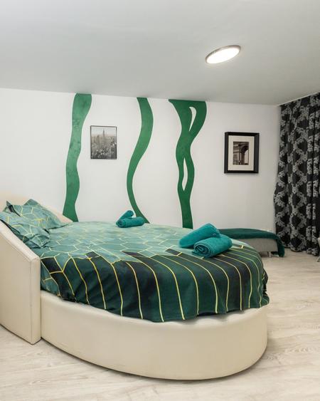 Apartament cu 2 camere semidecomandat, mobilat în Alba Iulia