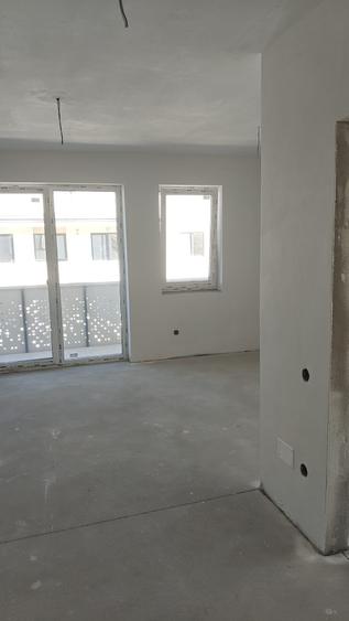 Apartament cu 3 camere semidecomandat în Apahida