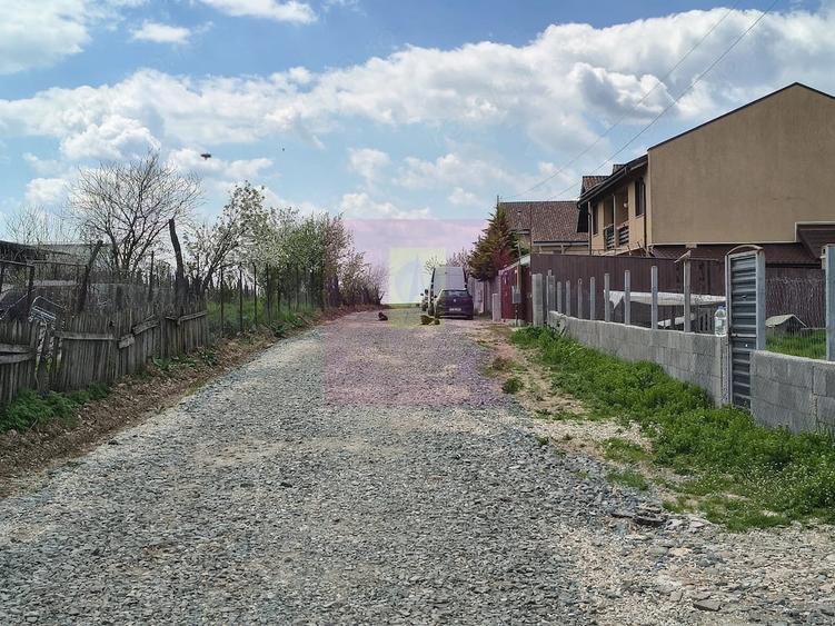 Teren de 1700 mp, în Poșta