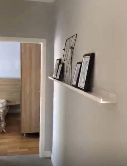 Apartament cu 3 camere semidecomandat în Aradului