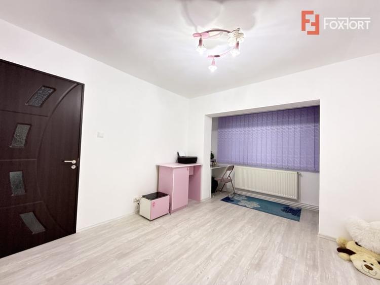 Apartament cu 3 camere decomandat în Lipovei