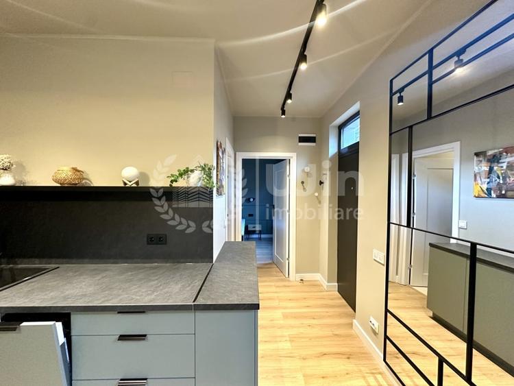 Apartament cu 2 camere semidecomandat, mobilat în Central — fotografia 3