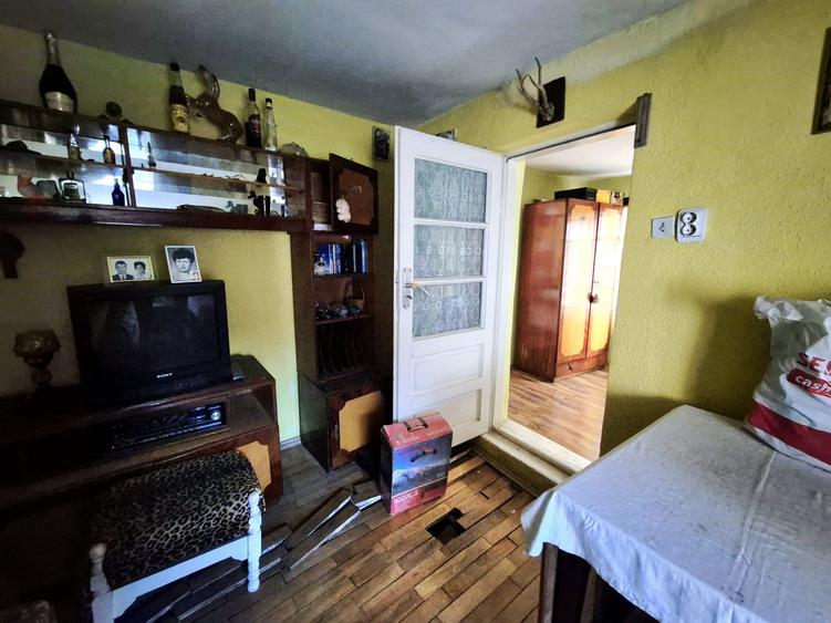 Casă individuală cu 4 camere cu Canalizare în Brătianu