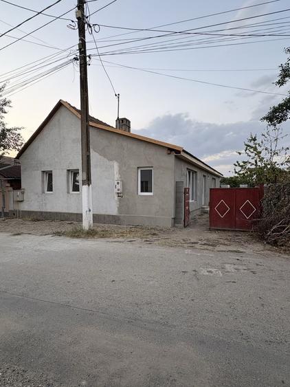 Casă cu 4 camere în Zădăreni