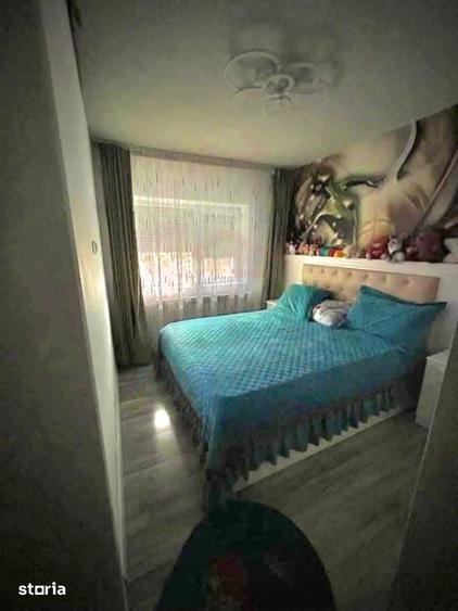 Apartament cu 3 camere în Micro 17