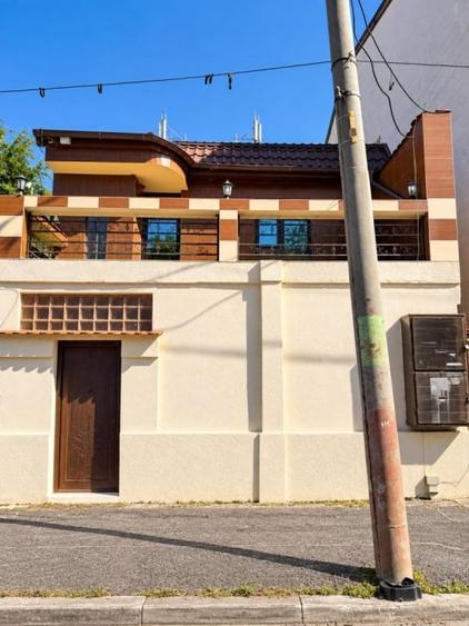 Casă cu 4 camere cu Canalizare în Colentina