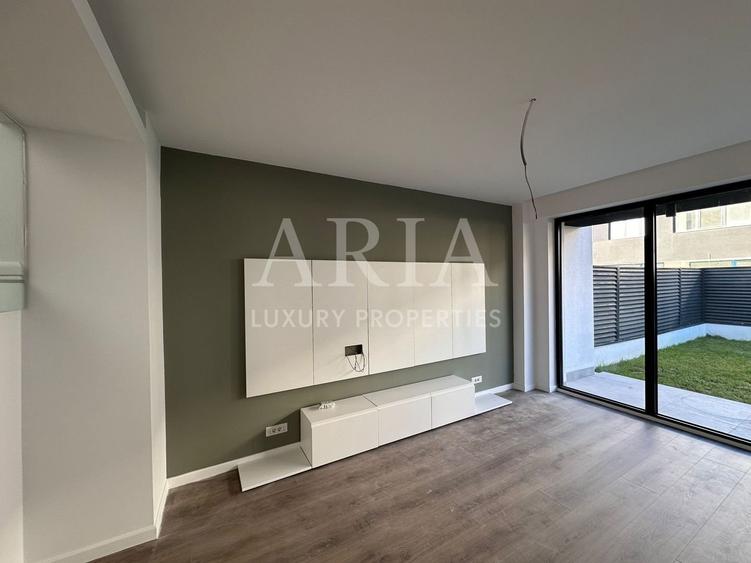 Casă individuală cu 5 camere cu Canalizare în Pipera