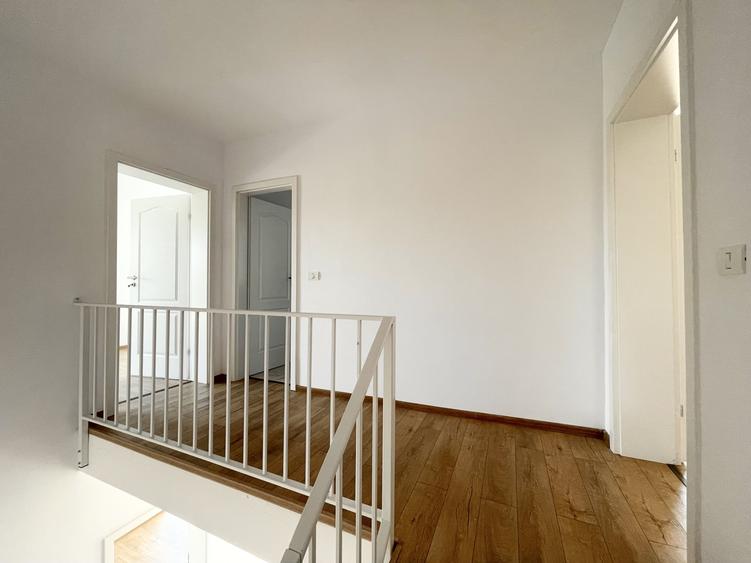Duplex cu 4 camere cu Canalizare în Moșnița Nouă