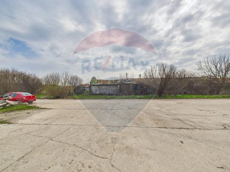 Spațiu comercial, de 7,950 mp, în Buzoeni