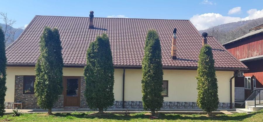 Casă cu 4 camere cu Teren 2300 Mp în Central