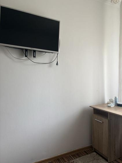 Apartament cu 3 camere semidecomandat în Iași