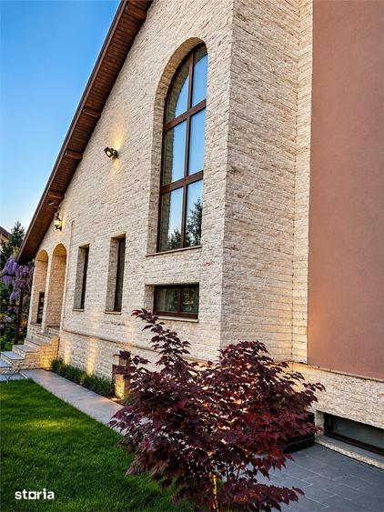Casă cu 6 camere cu Teren 1000 Mp în Copou