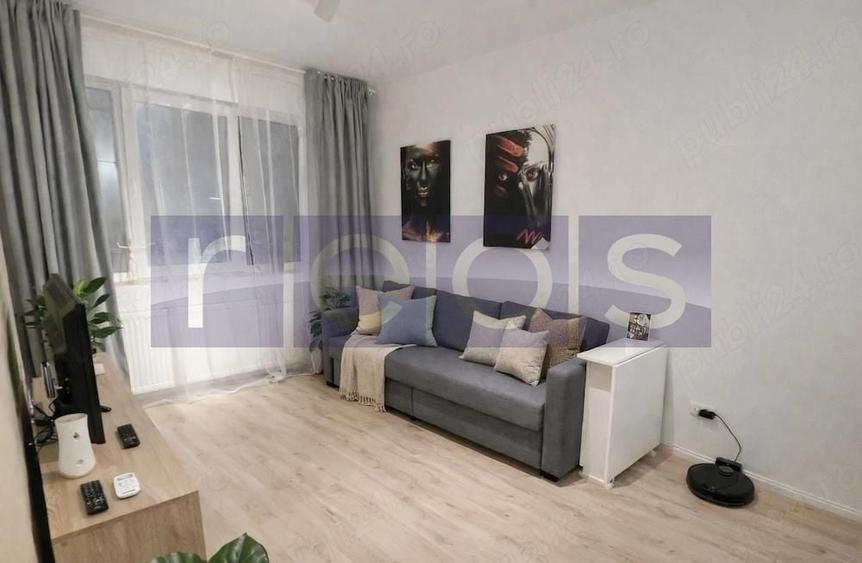 Apartament cu 3 camere, mobilat în Regie
