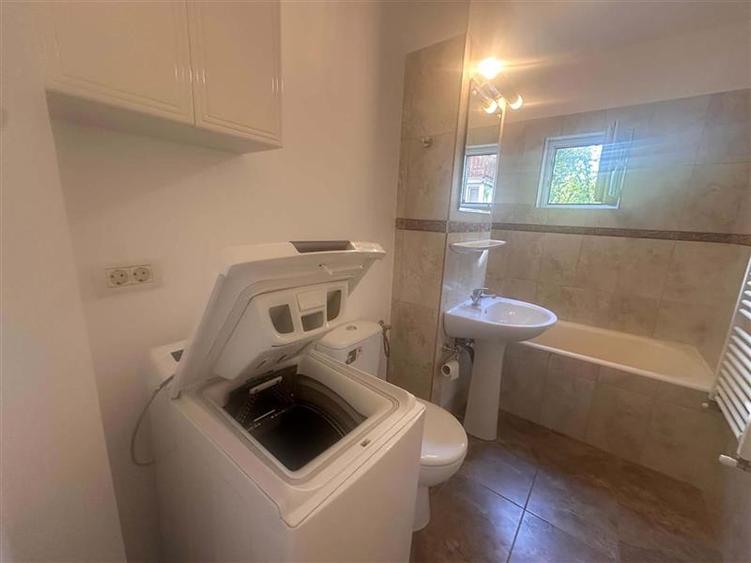 Apartament cu 2 camere semidecomandat, mobilat în Aradului