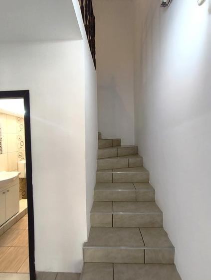 Casă cu 5 camere cu Canalizare în Banu Manta