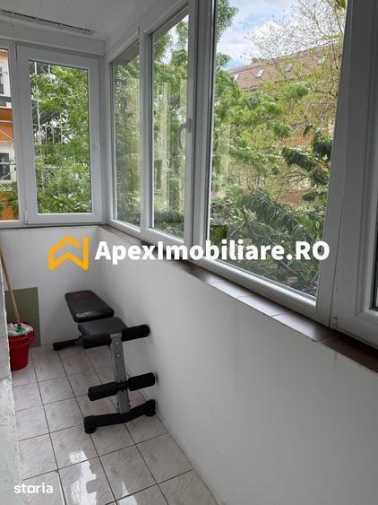 Garsonieră decomandată în Vitan
