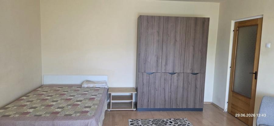 Garsonieră decomandată în Costin Georgian