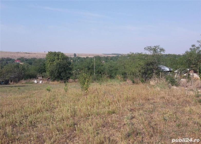 Teren de 3555 mp, în Smulți