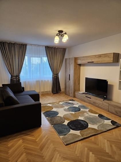Apartament cu 2 camere decomandat în Girocului — fotografia 1