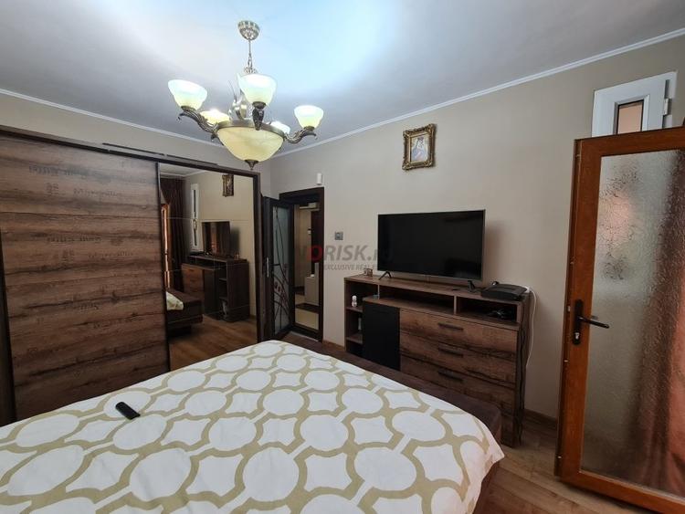 Casă individuală cu 6 camere cu Piscina în Domnești