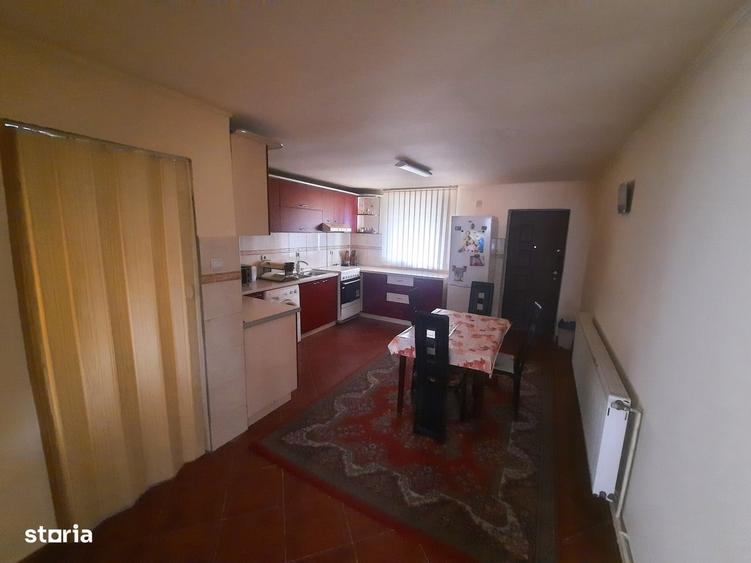 Casă cu 4 camere cu Teren 1376 Mp în Moftin
